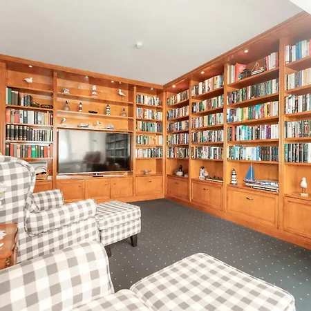 Haus Koebesine 16 * جويست