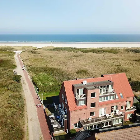 Haus Koebesine 16 فندق *